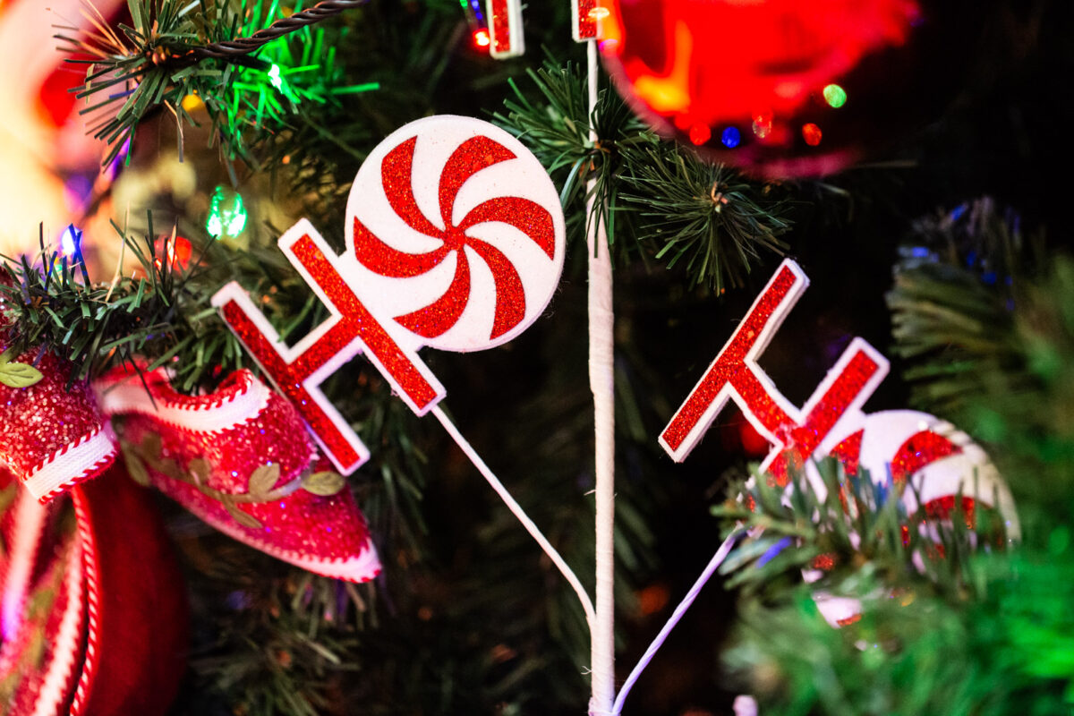 Artificial Christmas Tree - Jolly Holly - Image 2