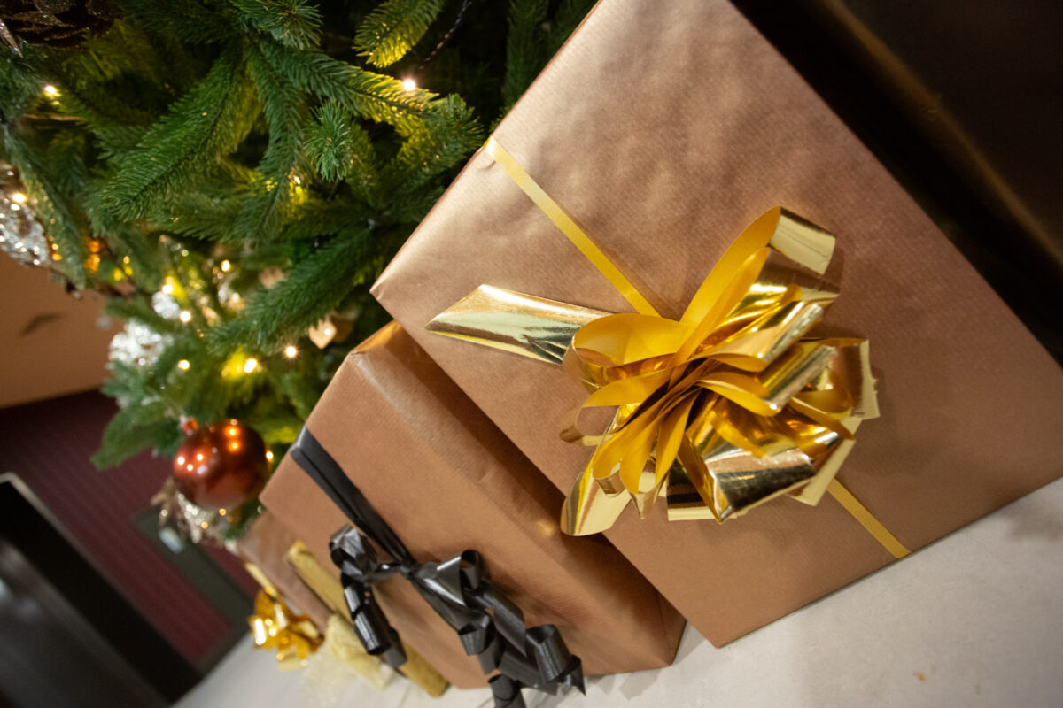 Artificial Christmas Tree with Parcels - Champagne and Chocolates - Image 3