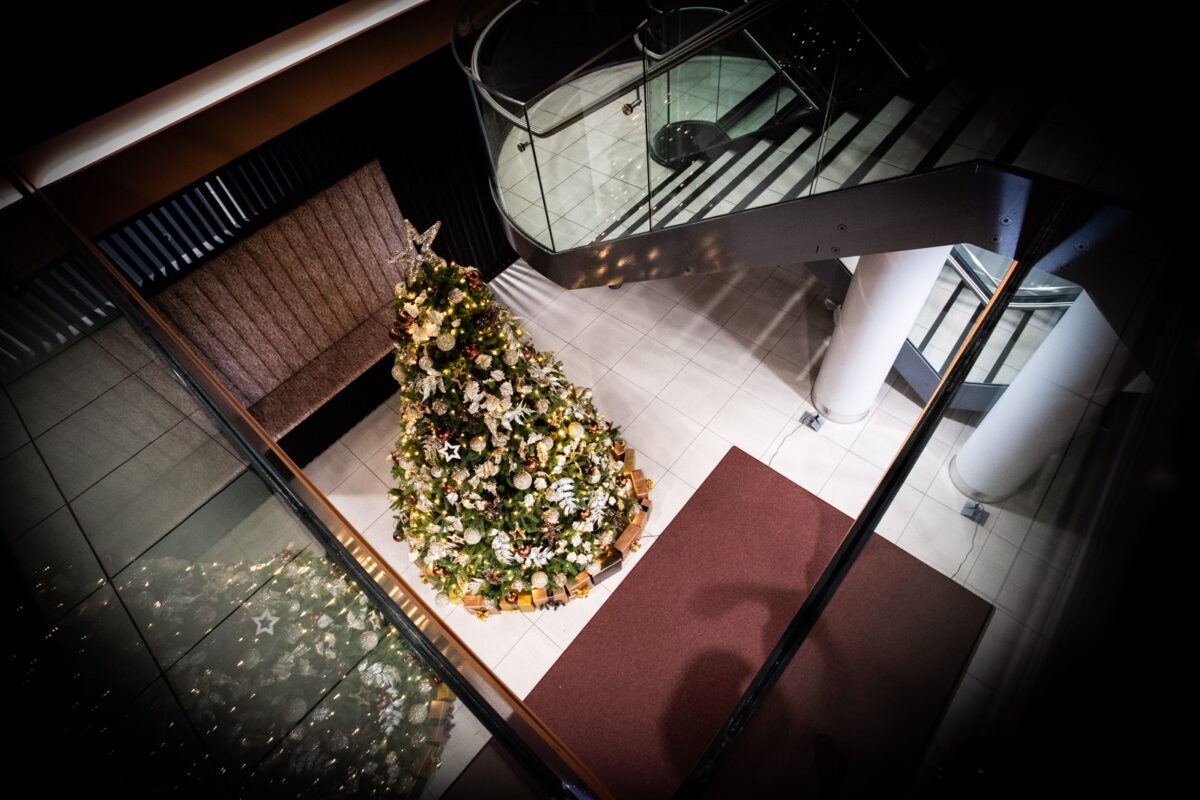 Artificial Christmas Tree with Parcels - Champagne and Chocolates - Image 2